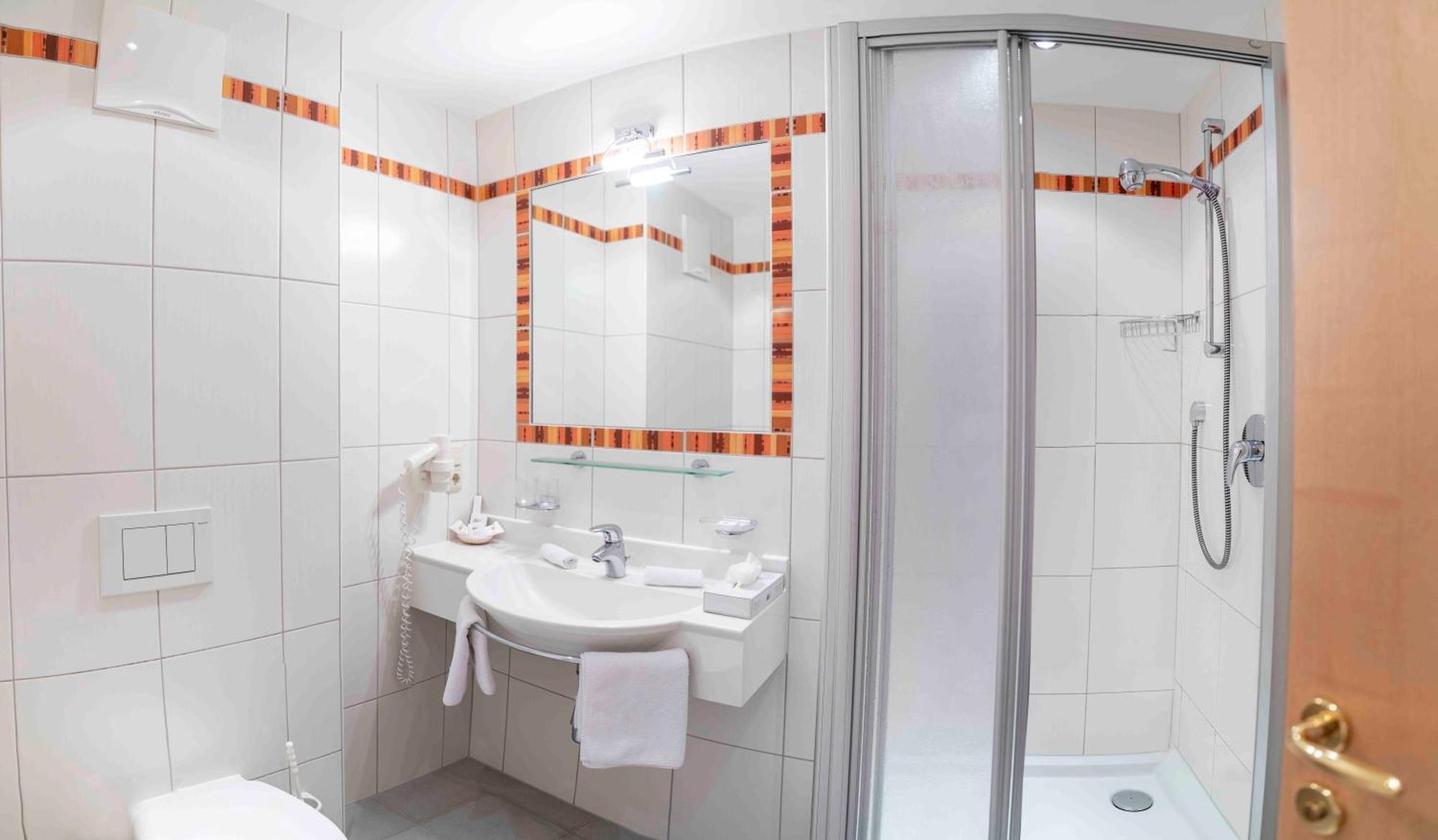 Hotel Montana Фис Екстериор снимка